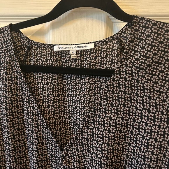 🌻Collective Concepts peplum blouse - Picture 2 of 3